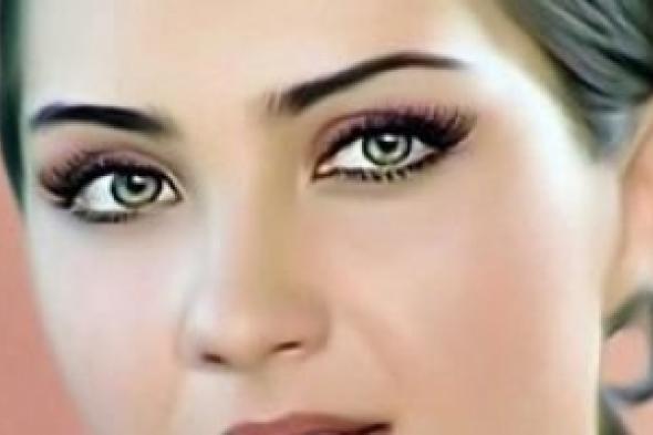 «المرأة تعبر عن ذاتها بخطاب إيديولوجي وتسعى للتغيّر وإثبات الوجود»