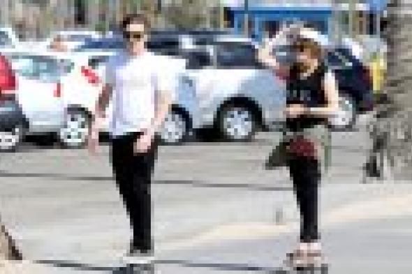 بالصور: كلوي مورتيز تواعد ابن ديفيد بيكهام