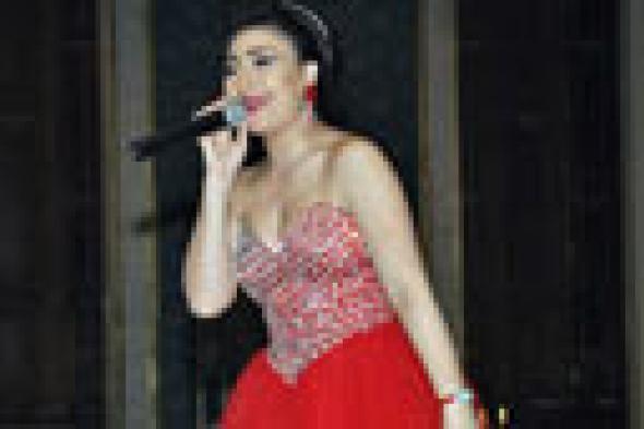 بالفيديو: بوسي تخجل من الرقص أمام زوجها!