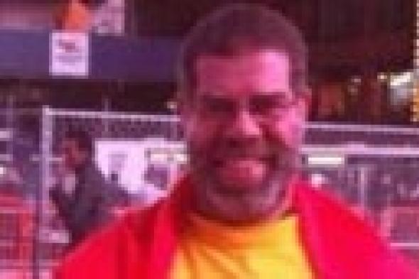 بالفيديو: شوبير لا يحترم وجهة نظر شقيقه الأكبر صاحب شعار "رابعة"