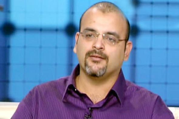 أيمن بهجت قمر يغير كلمات "بشرة خير" على الطريقة المونديالية!