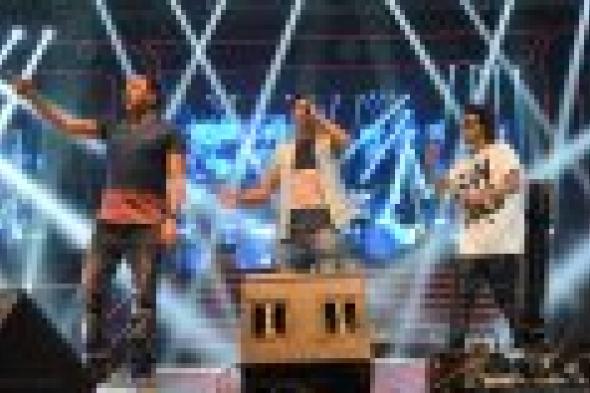 بالصورة: أوكا وأورتيجا وشحتة كاريكا يغنون لكأس العالم