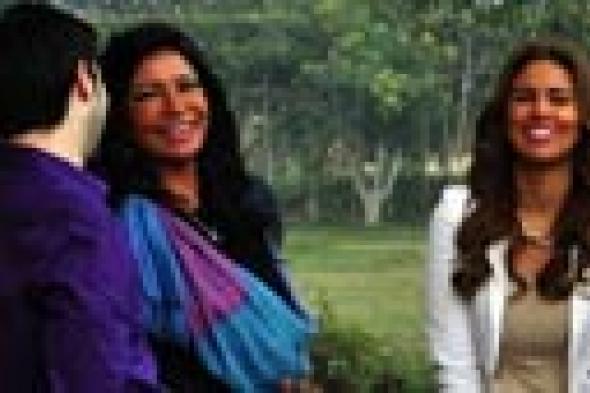 مؤلف "كيد الحموات" ينفي الخلافات بين بطلاته