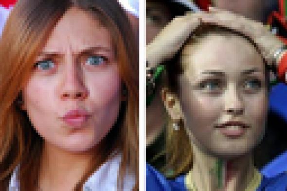 صورة: رحمة حسن سعيدة بالنسخة الإيطالية منها