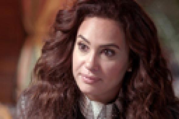 "البت الجامدة ايه" توقع "امبراطورية مين؟" في الخطأ!