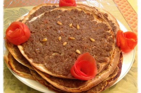 اللحم بالعجين ... طبق مشهور جداً في بلاد الشام