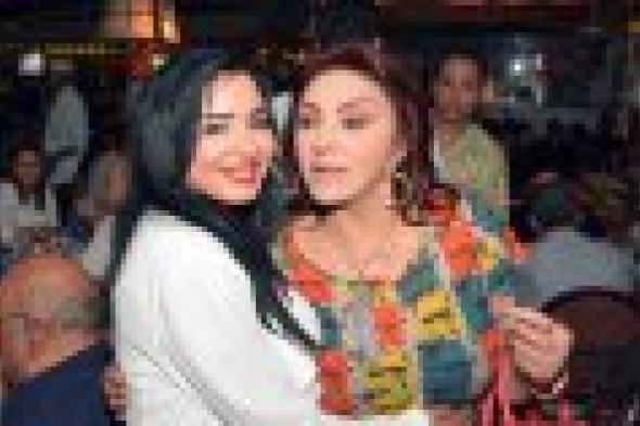 بالصور: نبيلة عبيد ورانيا فريد شوقي تحتفلان بعيد ميلاد سهير جودة