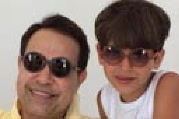 الصورة الأولى لحكيم مع نجله علي