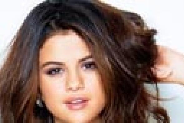 غضب غربي تجاه سيلينا جوميز بعد مطالبة جمهورها بالدعاء لغزة