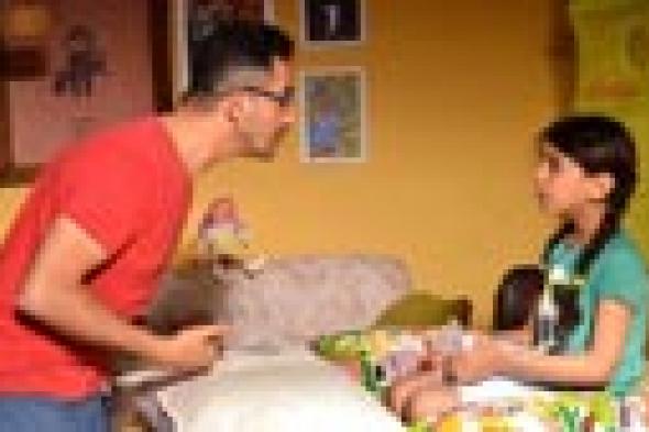 بالفيديو: مشهد "تعا أشرب شاي" المحذوف من فيلم أحمد حلمي "صنع في مصر"