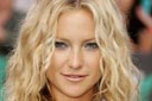 كيت هادسون ترفع الستار عن أفضل ممثل قبلته في أفلامها