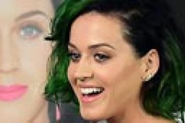 كاتي بيري: لا أحتاج إلى رجل في حياتي من أجل الإنجاب