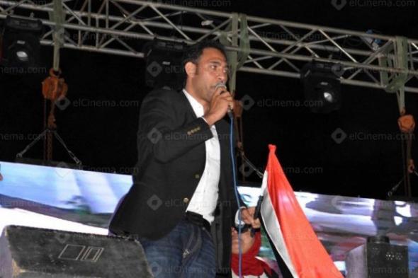 بالصورة: عمرو مصطفى ينتقد صافيناز لارتدائها بدلة رقص بلون علم "مصر"