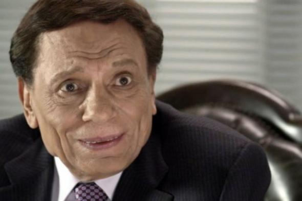 عادل إمام أول الحاضرين لعزاء سعيد صالح