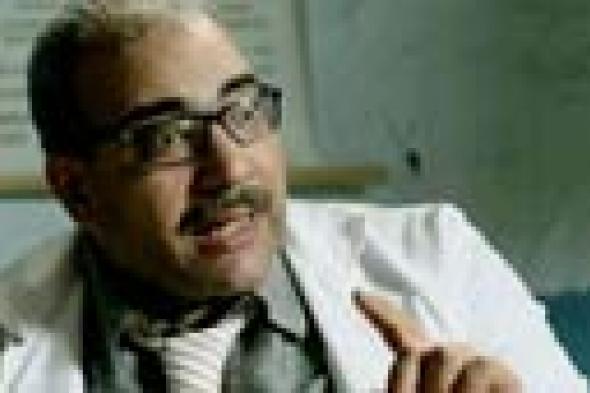 بيومي فؤاد "الدكتور ربيع": لهذا لم يحرك الأطباء أي دعاوى قضائية ضدي