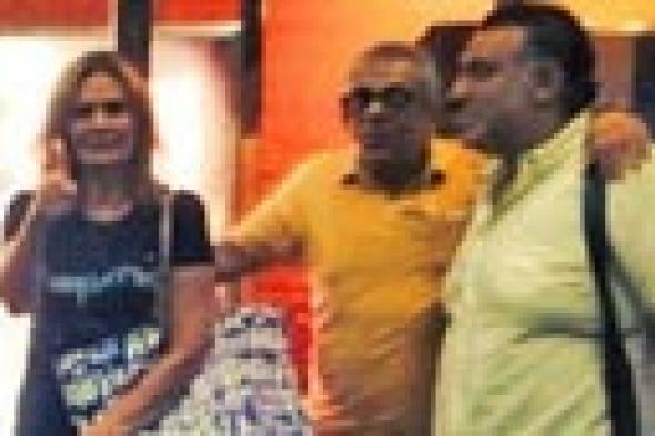 صورة: يسرا وهنا شيحة وعمرو يوسف يجتمعون لمشاهدة "الفيل الأزرق"