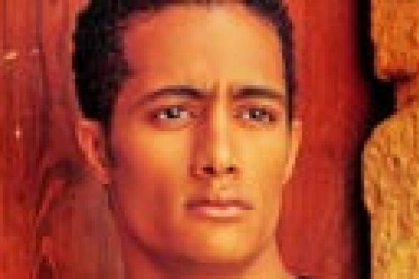 حقيقة طرد محمد رمضان من عزاء سعيد صالح