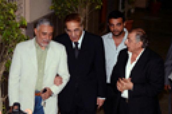 بالصور: الفيشاوي وياسين والحلفاوي في مقدمة المعزين في وفاة خليل مرسي