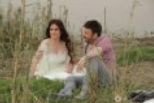 بالصور: رومانسية ميرنا وليد ومحمد ضياء في كليب "معاك"