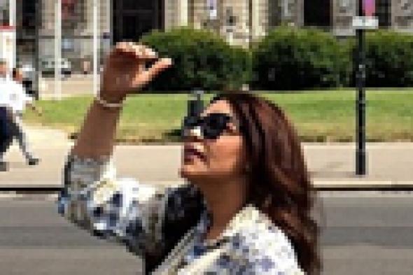 أحلام تتجول في موقع تصوير كليب عمرو دياب!