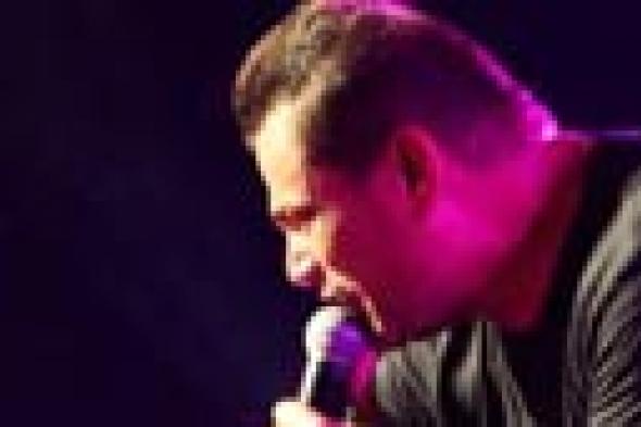 عمرو دياب يعقد مسابقة لجمهوره لحضور حفله في عيون موسي مجانا