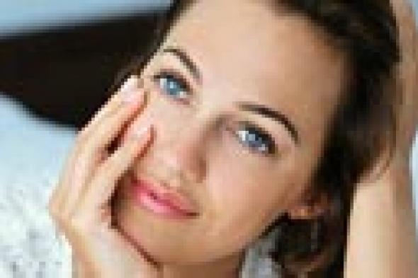 بالفيديو: "السلطانة هويام" ترتدي "عوامة" ونظارة بحر من أجل "تحدي الثلج"