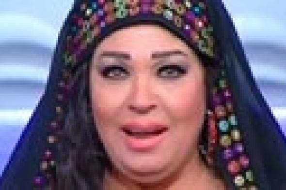 بالفيديو: فيفي عبده تصرخ بعد تنفيذها "تحدي الثلج".