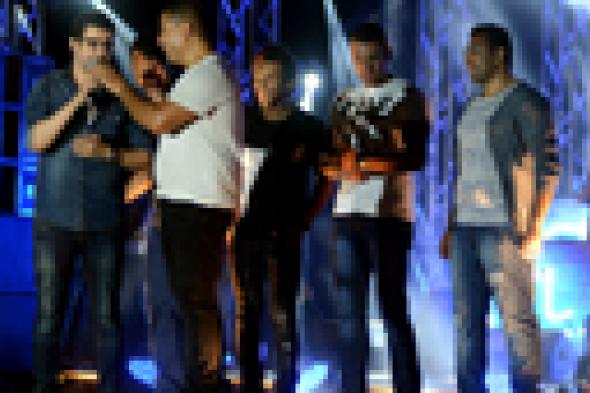 بالصور: تعرف على فريق ألبوم عمرو دياب الجديد "شفت الأيام"