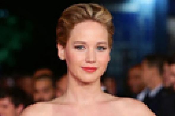 جينيفر لورانس تنضم لقائمة النجمات المسربة صورهن العارية على الإنترنت