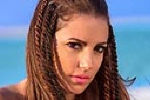 صورة: درة تكشف عن عشقها للـ Selfie منذ الطفولة