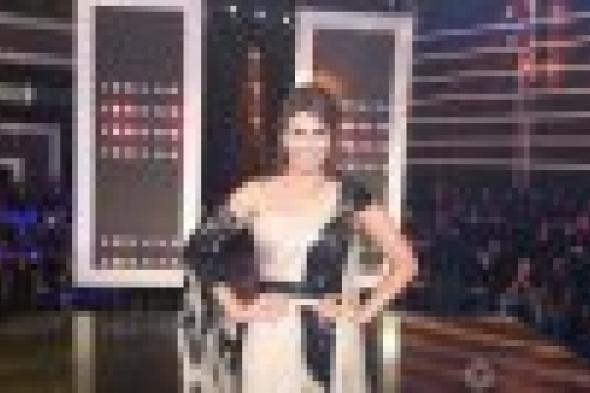 بالصور: مي سليم تغني لسعاد حسني في "ليلة أنس"