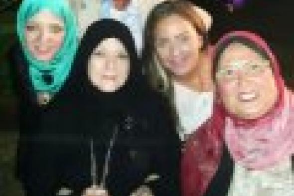 بالصور: شمس البارودي تعود للظهور في حفل زفاف نجل شقيقتها