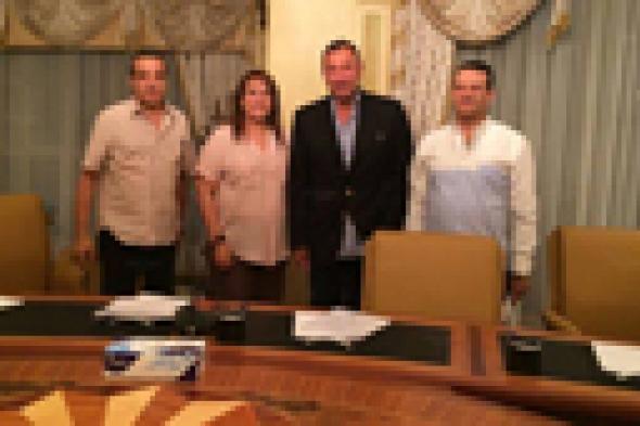 بالصور: محمود الخطيب يقدم برنامج "توك شو" سياسي واجتماعي