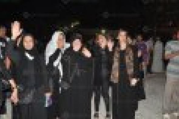 بالصور: النجوم يودعون خالد صالح بالدموع