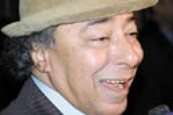 أيمن بهجت قمر يثأر لصلاح السعدنى من مروجي شائعة وفاته