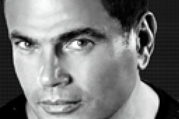 عمرو دياب يبدأ مشواره مع "الشهرة" في آخر أكتوبر