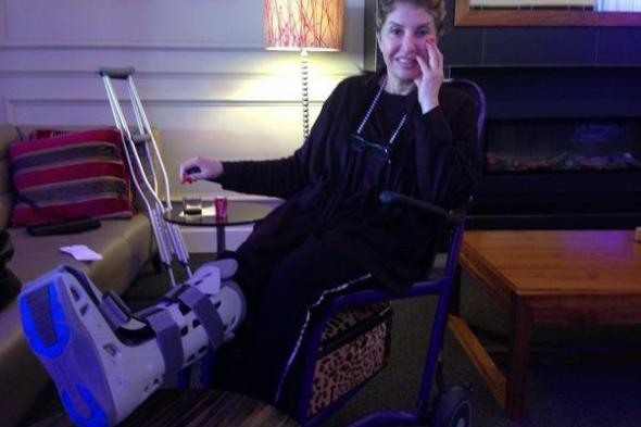 هالة سرحان تسافر للولايات المتحدة الأمريكية لاستكمال علاجها!