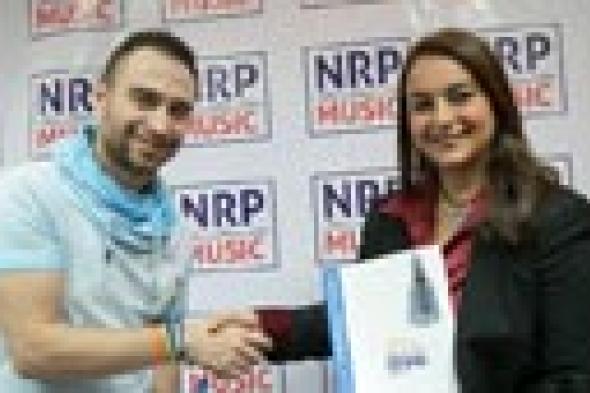 بالصور- حسام حبيب ينضم رسميا لـ "NRP Music"