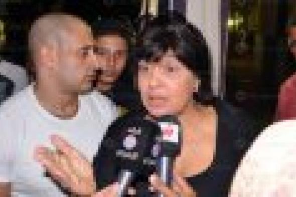 بالصور: فيفي عبده بدون مكياج في عزاء خالد صالح