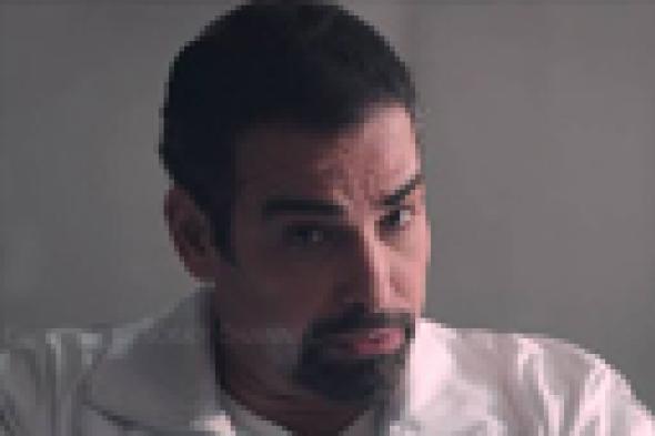 بالفيديو- أحمد عبد العزيز يعود للسينما بعد غياب طويل في "حديد" لعمرو سعد