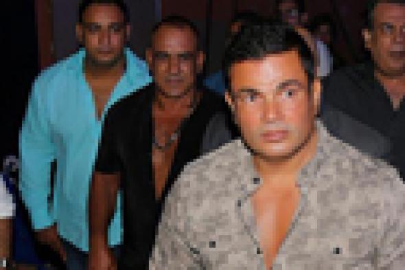 صورة: محمد لطفي يرافق عمرو دياب في كواليس حفله