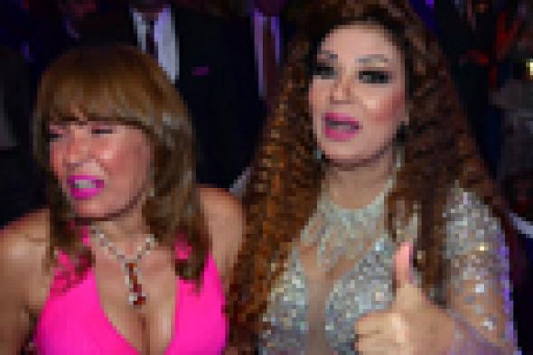 الفيديو الأول من زفاف ابنة فيفي عبده.. "أم العروسة" ترقص على أنغام شعبان عبد الرحيم