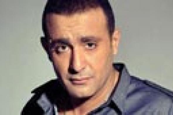 أحمد السقا: عيد سعيد... نسألكم الدعاء لخالد صالح