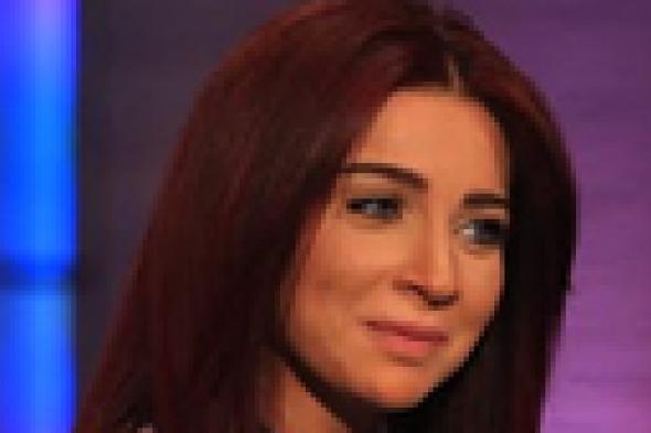 صورة- مي عز الدين بعد تناولها لفتة العيد: لن أصلح غير لأدوار الأم