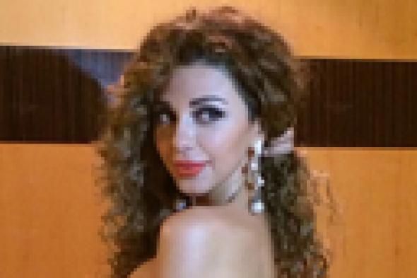 صورة- تهنئة ميريام فارس بالعيد تثير جدلا بين معجبيها بسبب "السبحة"