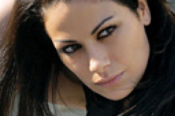 الفنانة الأردنية صبا مبارك في حداد على والدها