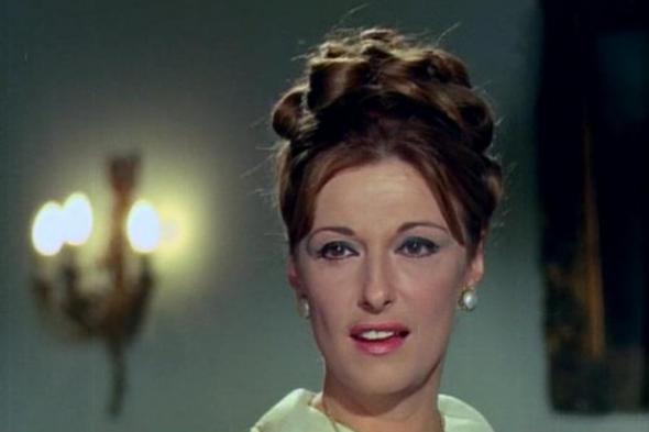 نقيب الممثلين ينفي وفاة مريم فخر الدين ويؤكد "مازالت في العناية المركزة"