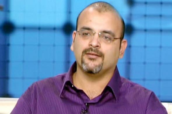 "قمر" يعلن عن جائزة مالية لمن يجد كلمة توحي بـ"التطبيل" في "متحيز"!