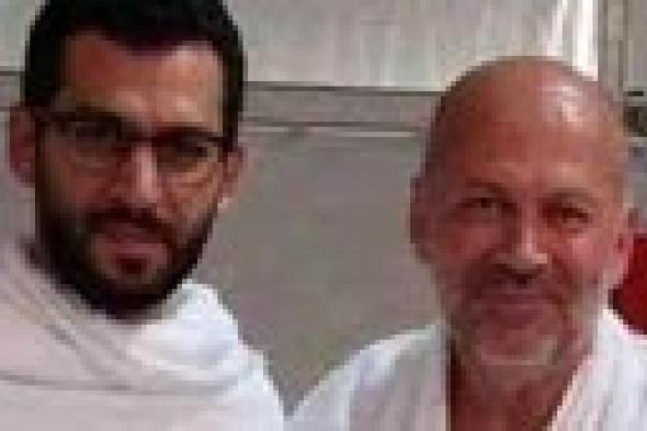 صورة- بطل "عاصي" يؤدي فريضة الحج‎