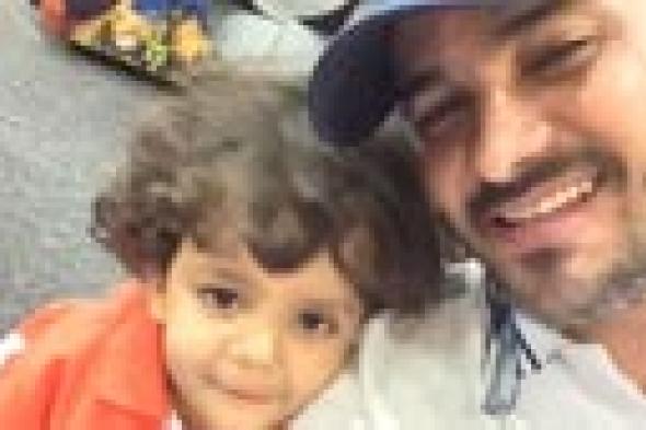 بالصور- محمد رجب يقضي أوقاتا مرحة مع ابنه في أول ظهور لهما سويا